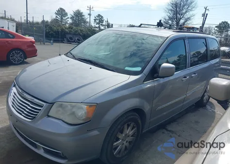 2013 Chrysler Town & Country Touring z USA, uszkodzony, nr VIN 2C4RC1BG1DR797420